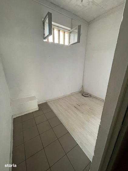 Spatiu comercial 4 camere zona Turnisor - 1