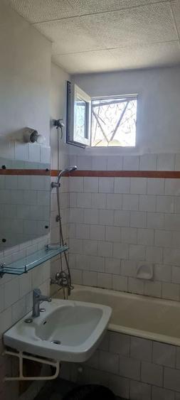 Apartament cu 4 camere semidecomandat în Titan