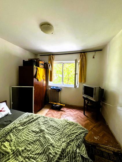 Apartament cu 2 camere decomandat în Podul de Fier