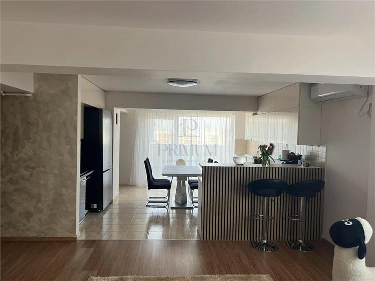 Penthouse cu 3 camere semidecomandat, mobilat în Giroc