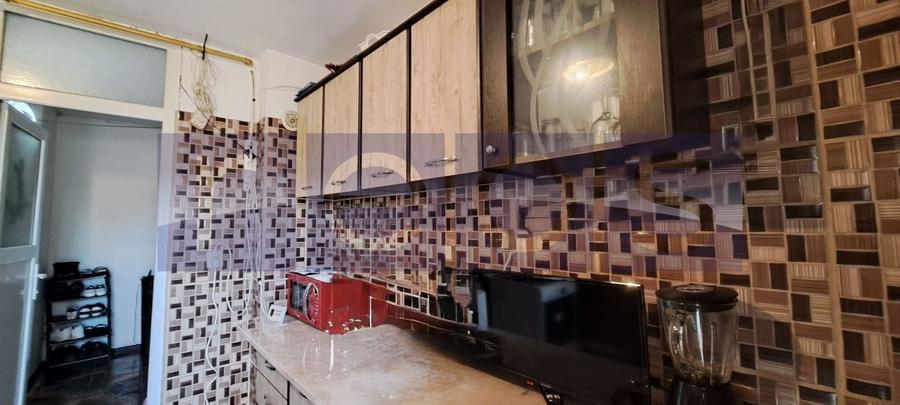 Apartament cu 4 camere decomandat, mobilat în Central