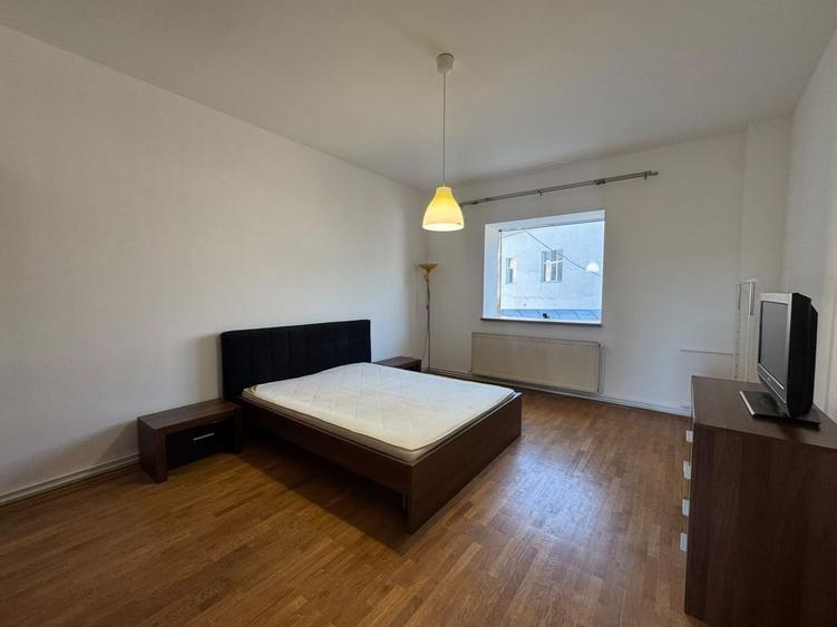 Apartament cu 3 camere decomandat, mobilat în Unirii