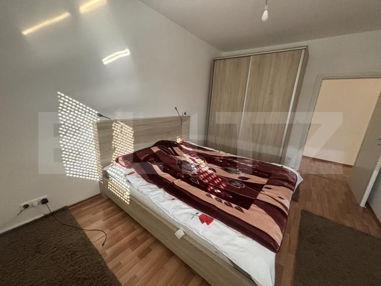 Apartament cu 3 camere decomandat, mobilat în 14 Mai