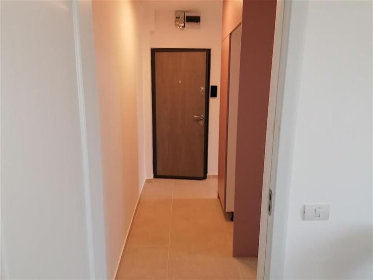 Apartament cu 2 camere semidecomandat în Girocului