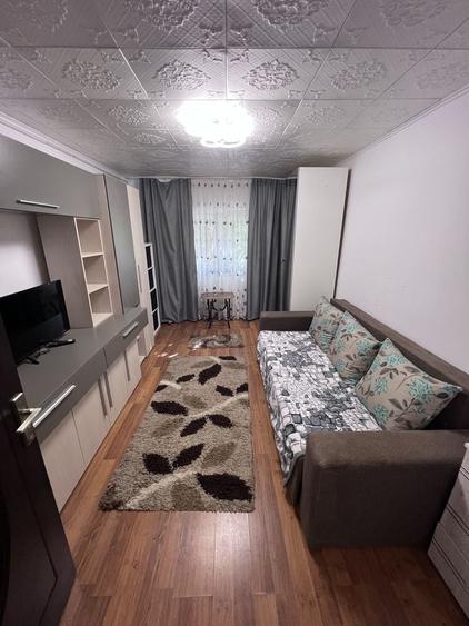 Garsonieră decomandată în Păcii