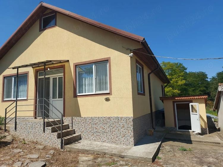 Casă cu Teren 2190 Mp în Plopeni
