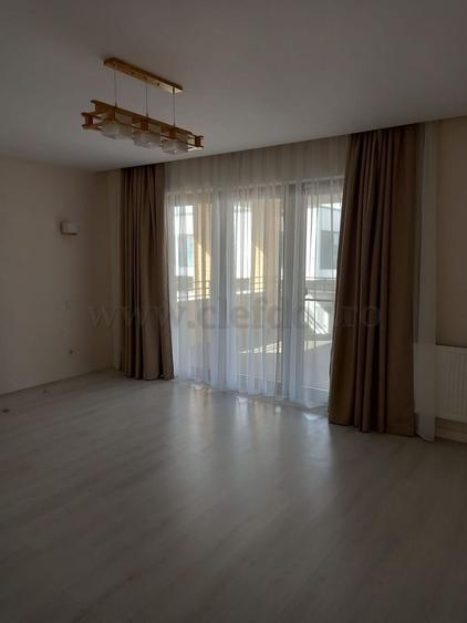 Casă individuală cu 6 camere cu Canalizare în Pipera