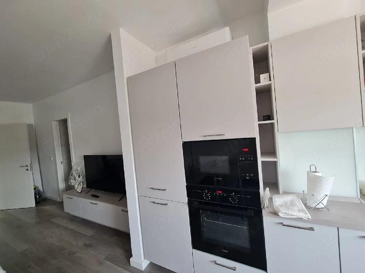 Garsonieră decomandată în Central