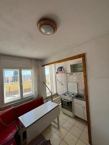 Apartament cu 4 camere decomandat în Bălcescu