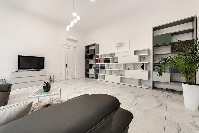 Apartament cu 3 camere semidecomandat în Ultracentral