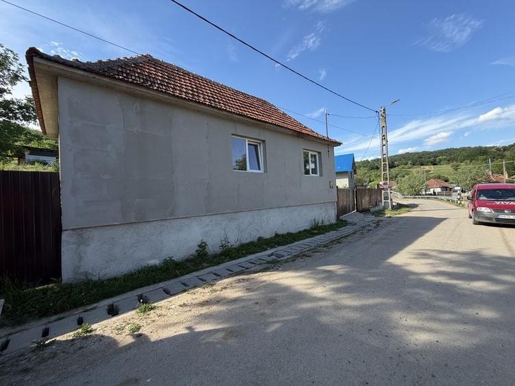 Casă cu 2 camere în Stracoș