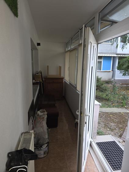Apartament cu 3 camere decomandat în Prundu