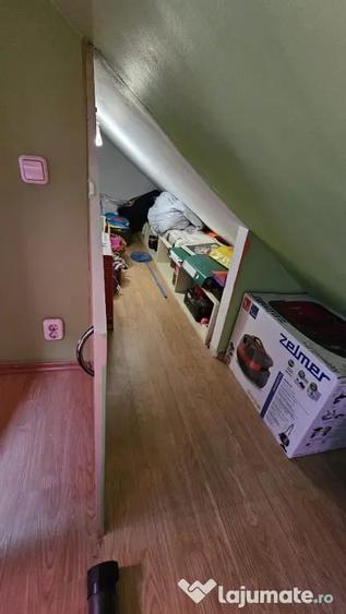 Apartament cu 7 camere decomandat în Central