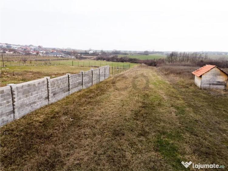 Teren de 1600 mp, în Cordău