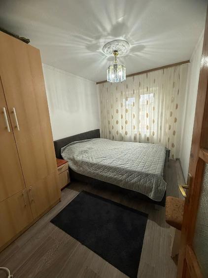 Apartament cu 3 camere decomandat în Exterior Vest