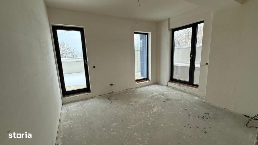 Apartament cu 3 camere în Zorilor