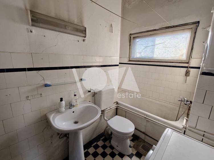 Apartament cu 3 camere semidecomandat în P-ța Sfântul Ștefan