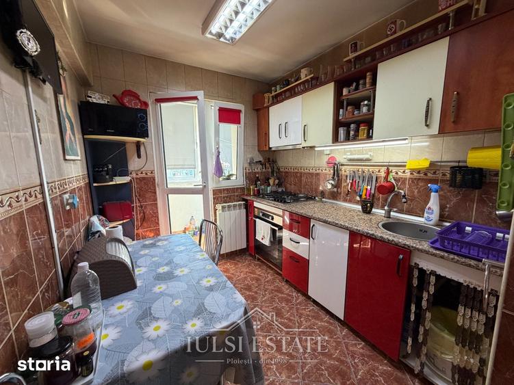 Apartament cu 3 camere decomandat în Central