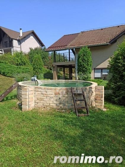 Casă cu 8 camere cu Teren 2800 Mp în Corunca