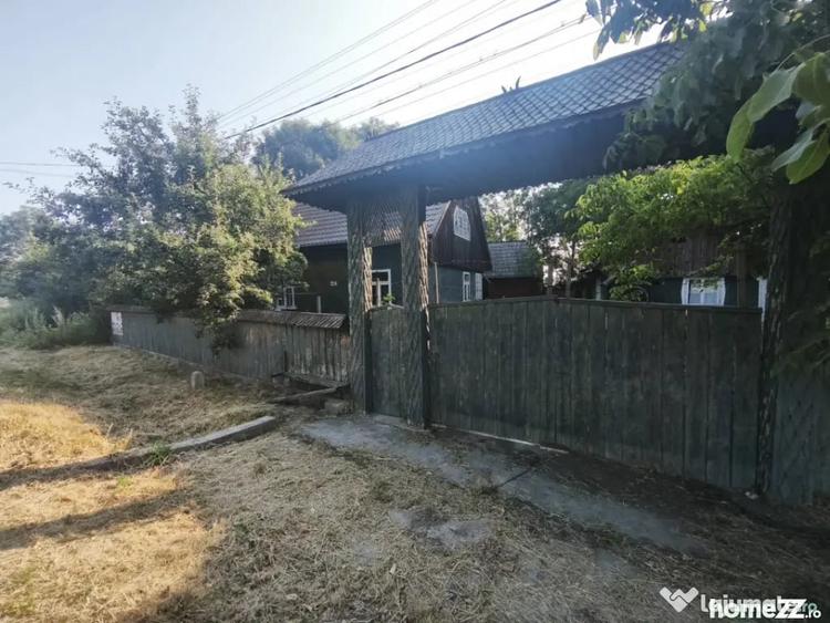Casă cu 3 camere cu Teren 6500 Mp în Negostina