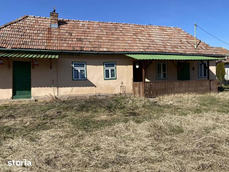 Casă cu 1 camere cu Teren 4400 Mp în Păsăreni