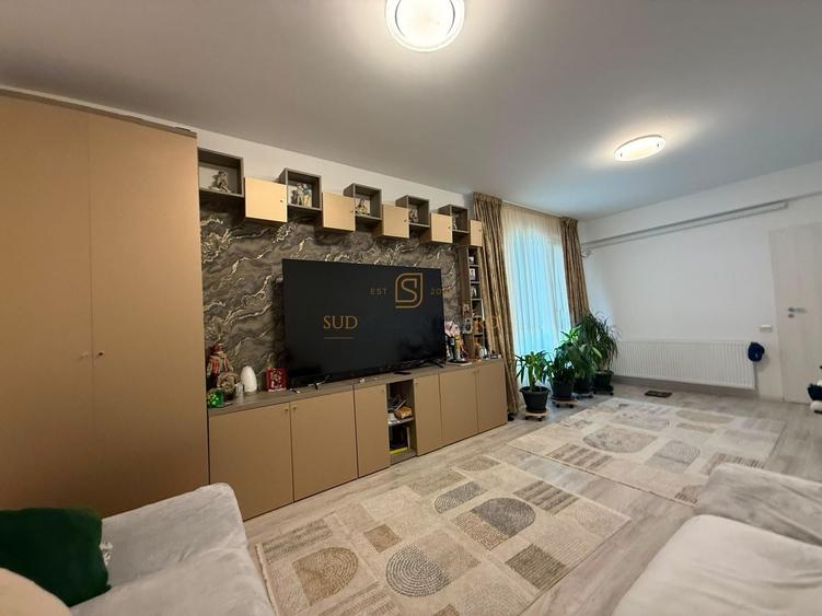 Apartament cu 4 camere decomandat, mobilat în Rahova