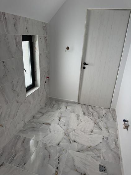 Casă cu 4 camere în Cristian