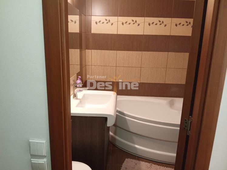 Apartament cu 4 camere decomandat, mobilat în 1 Mai