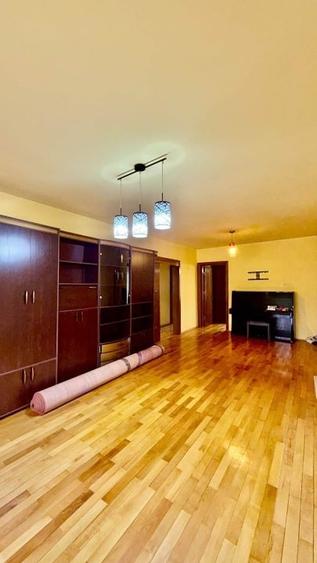 Apartament cu 4 camere decomandat în Central