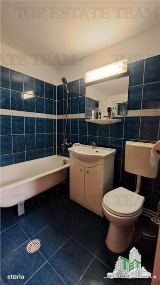 Casă cu 4 camere cu Canalizare în Central