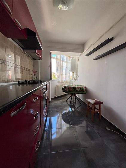 Apartament cu 2 camere semidecomandat în Valea Adâncă