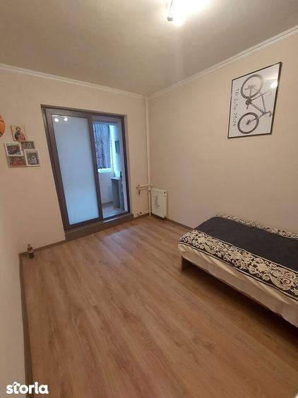 Apartament cu 3 camere decomandat în Decebal