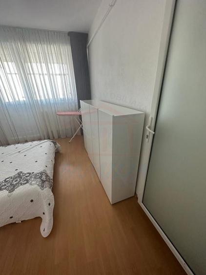 Apartament cu 3 camere decomandat în Micro 20