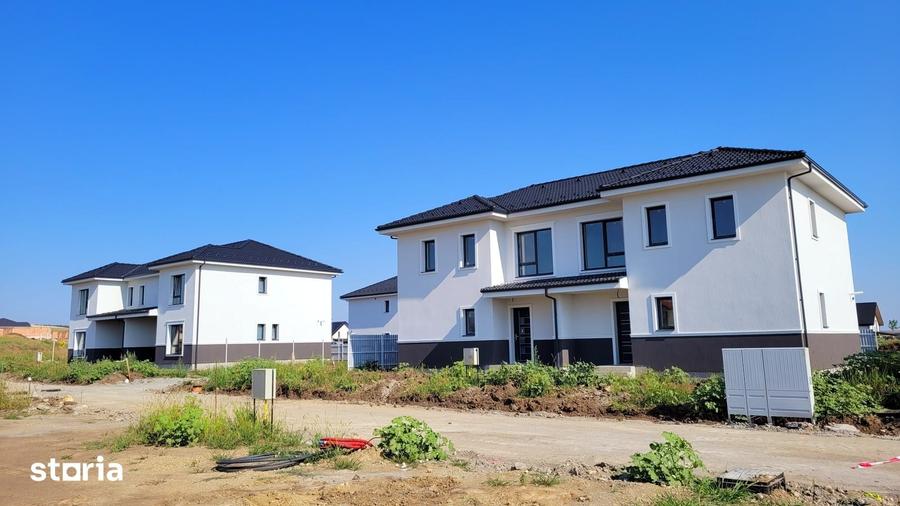 Casă cu 4 camere cu Teren 300 Mp în Șura Mică