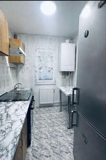 Apartament cu 3 camere semidecomandat în Dacia