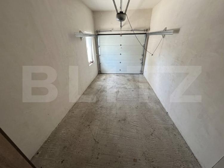 Apartament cu 2 camere semidecomandat, mobilat în Florești