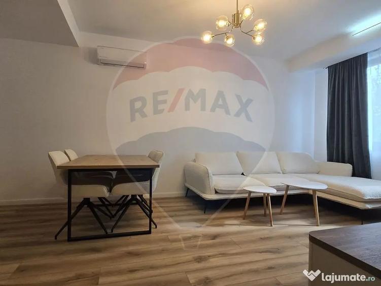 Casă cu 5 camere cu Teren 300 Mp în Ferme