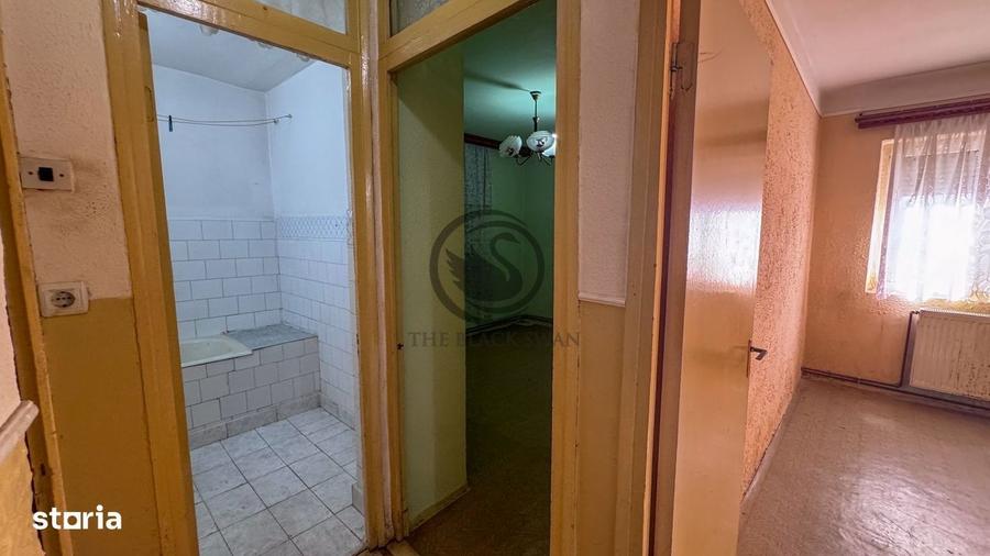 Apartament cu 4 camere decomandat în Central