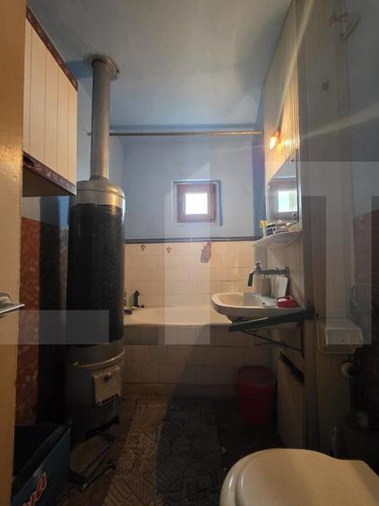 Apartament cu 3 camere decomandat, mobilat în Ozun