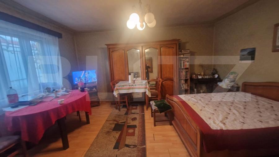Casă individuală cu 6 camere cu Canalizare în Centrul Istoric