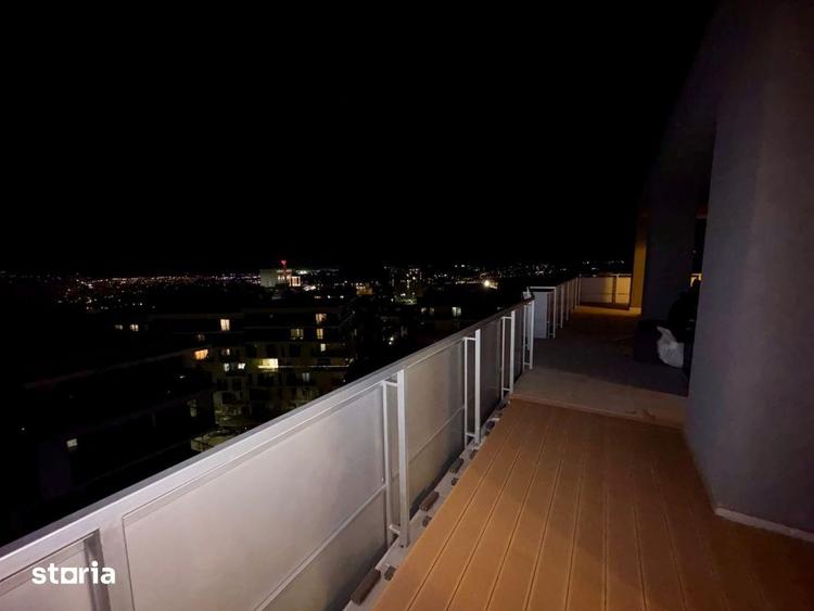 Apartament cu 4 camere semidecomandat, mobilat în Bună Ziua