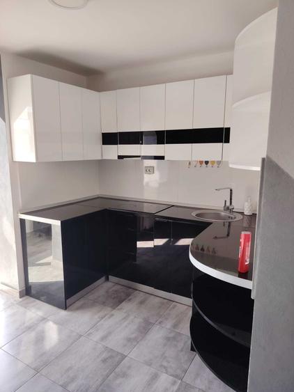 Apartament cu 3 camere decomandat în Mătăsari