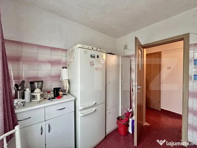 Apartament cu 3 camere semidecomandat în Andrei Mureșanu