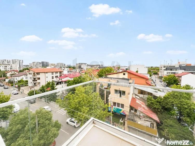 Apartament cu 3 camere semidecomandat în Aviației