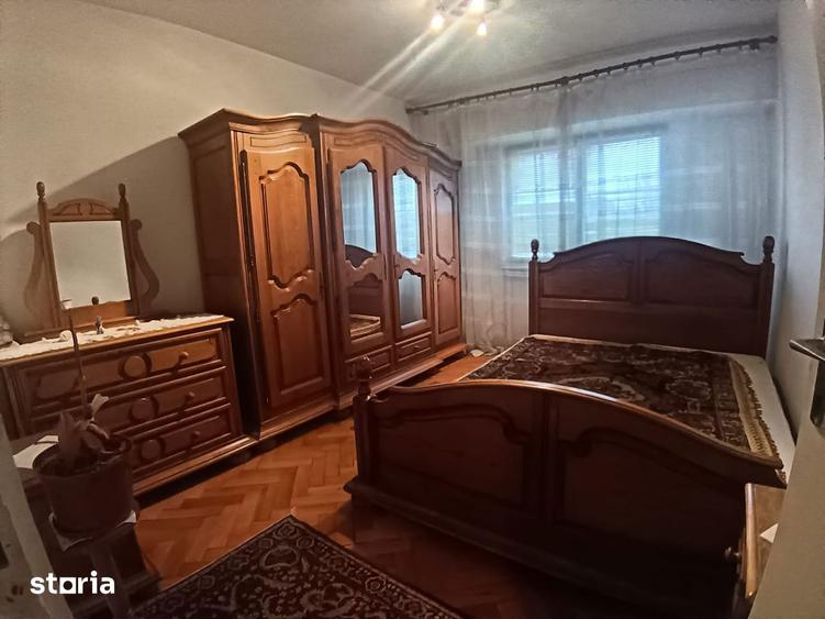 Apartament cu 2 camere decomandat în Republicii
