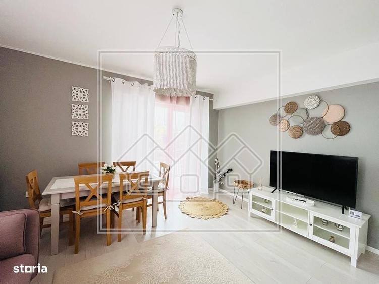 Apartament cu 3 camere decomandat în Piața Cluj