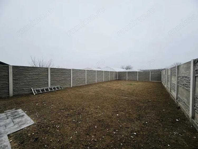 Casă cu 4 camere cu Teren 16 Mp în Utvin
