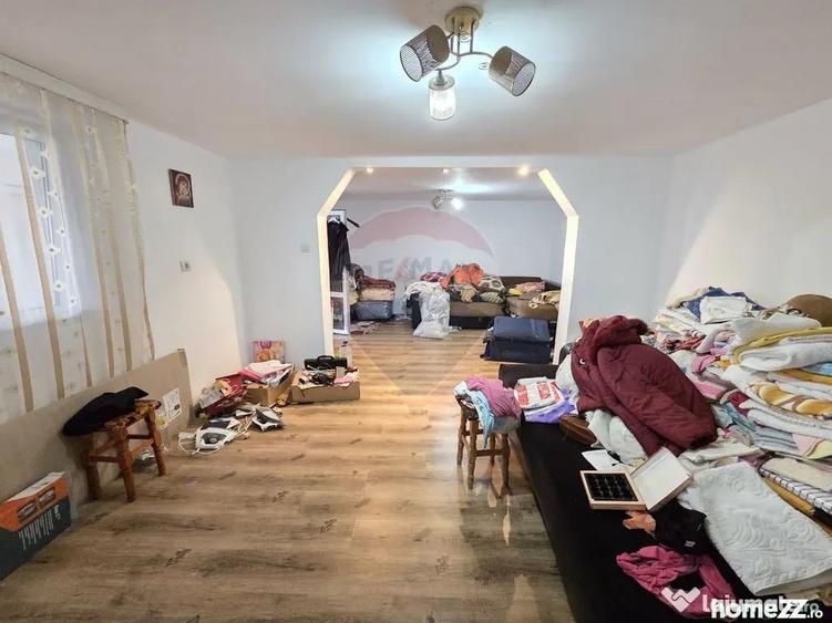 Casă cu 3 camere cu Teren 1000 Mp în Bătinești