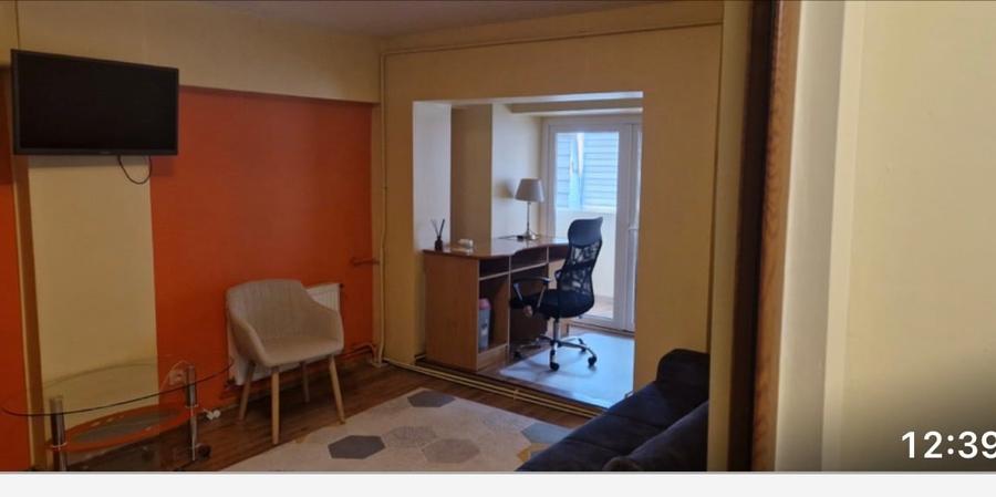 Apartament cu 2 camere decomandat în Hala Centrală