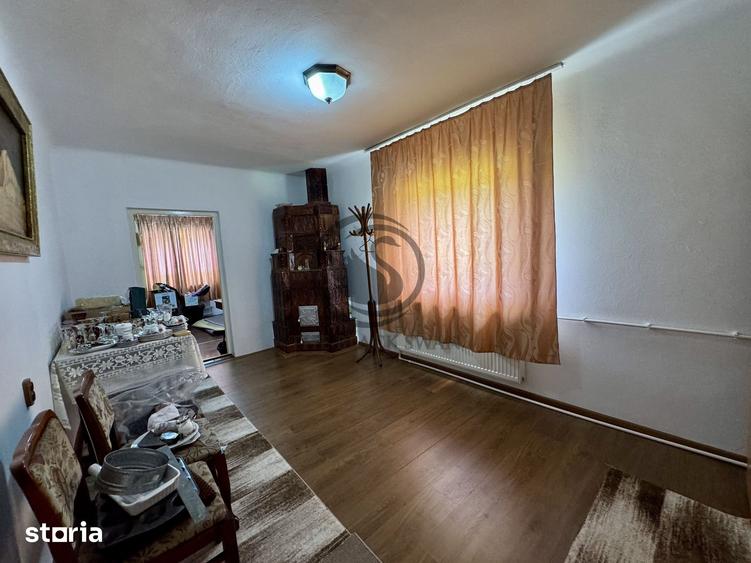 Casă cu 5 camere cu Teren 3117 Mp în Dumbrăvești